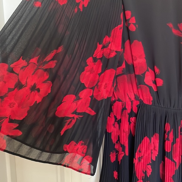 “H&M” black and red floral dress US size 4 - Picture 5 of 6